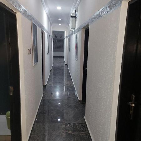 Rush Hotel & Apartments Lagos Bagian luar foto