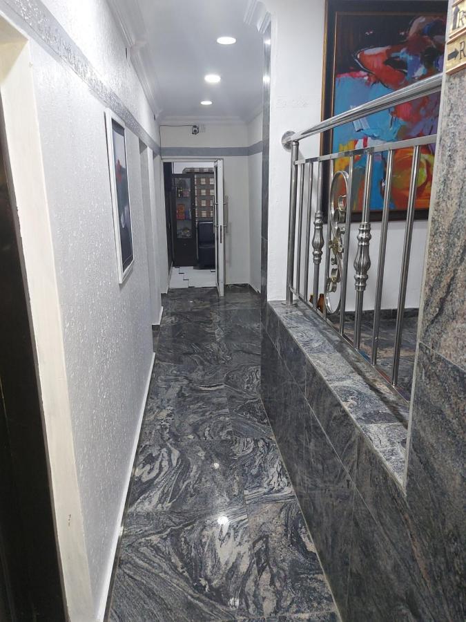 Rush Hotel & Apartments Lagos Bagian luar foto