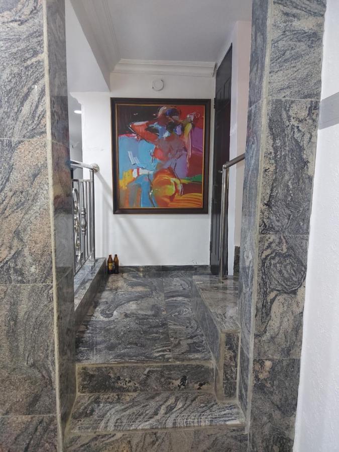 Rush Hotel & Apartments Lagos Bagian luar foto