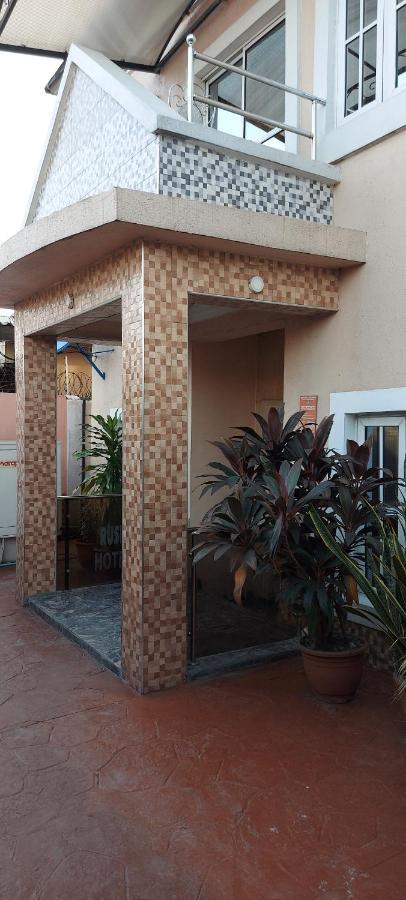 Rush Hotel & Apartments Lagos Bagian luar foto