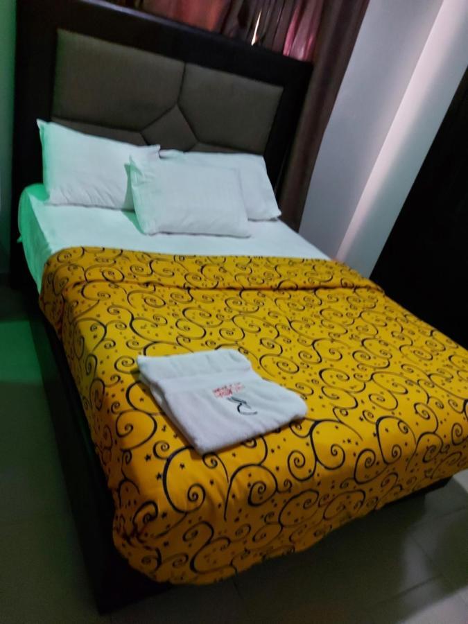 Rush Hotel & Apartments Lagos Bagian luar foto