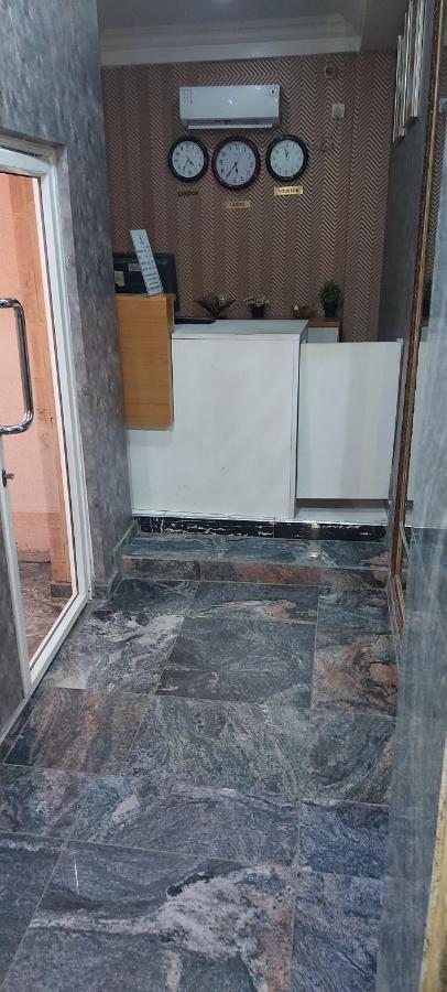 Rush Hotel & Apartments Lagos Bagian luar foto